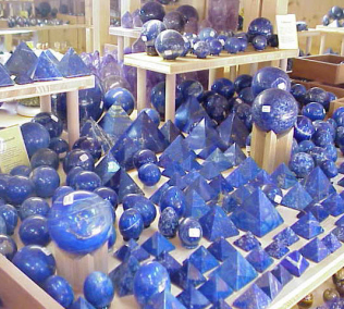 Kugel Eier Pyramiden